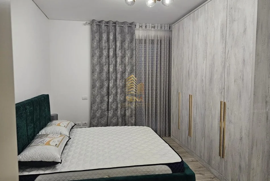 Tirane, jepet me qera apartament 2+1+Ballkon Kati 8, 125 m² 850 € (Kompleksi Milo, Fabrika e Miellit)