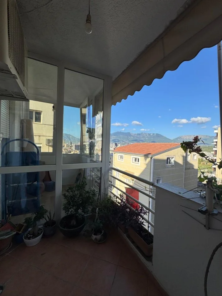 Tirane, jepet me qera apartament 2+1 Kati 3, 105 m² 600 € (Kodra Diellit 1)