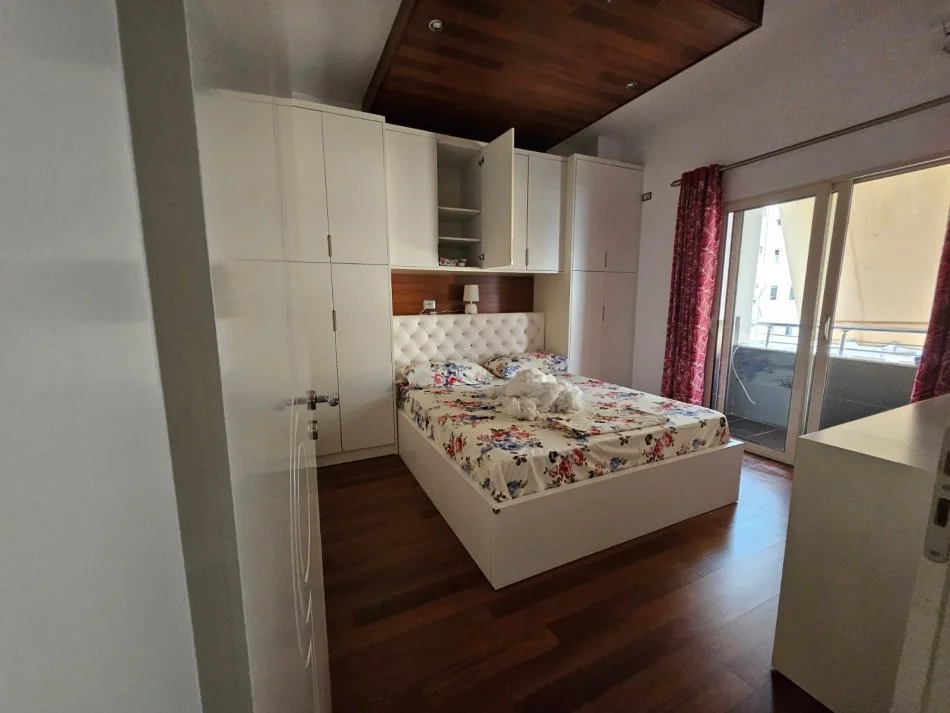 Tirane, jepet me qera apartament 2+1 Kati 3, 73 m² 600 € (rruga zenel bastari)