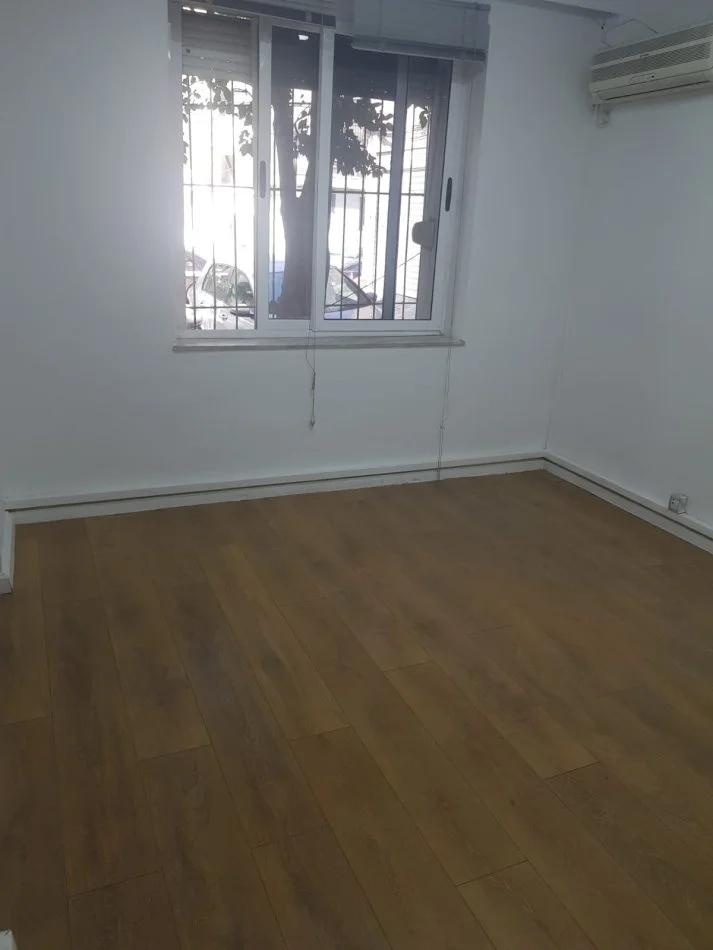 Tirane, jepet me qera apartament 1+1 Kati 1, 410 € 