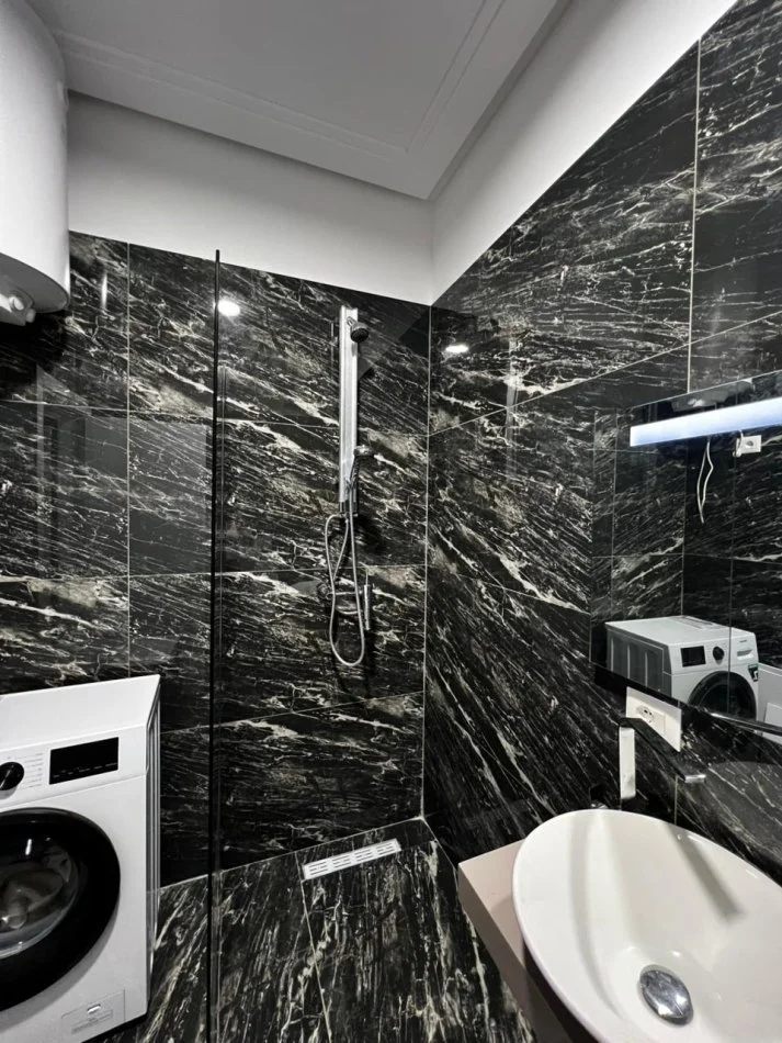 Tirane, jepet me qera apartament 2+1+Ballkon Kati 5, 100 m² 800 € (rruga riza cerova)