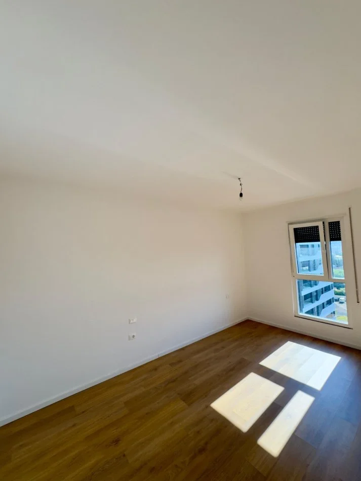 Tirane, jepet me qera apartament 1+1+Ballkon Kati 8, 65 m² 450 € (tek "Tirana Trio Tower Residence", Don Bosko)