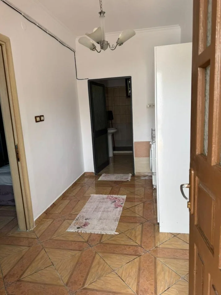 Tirane, jepet me qera apartament 1+1 Kati 1, 40 m² 310 € (rruga fush aviacionit)