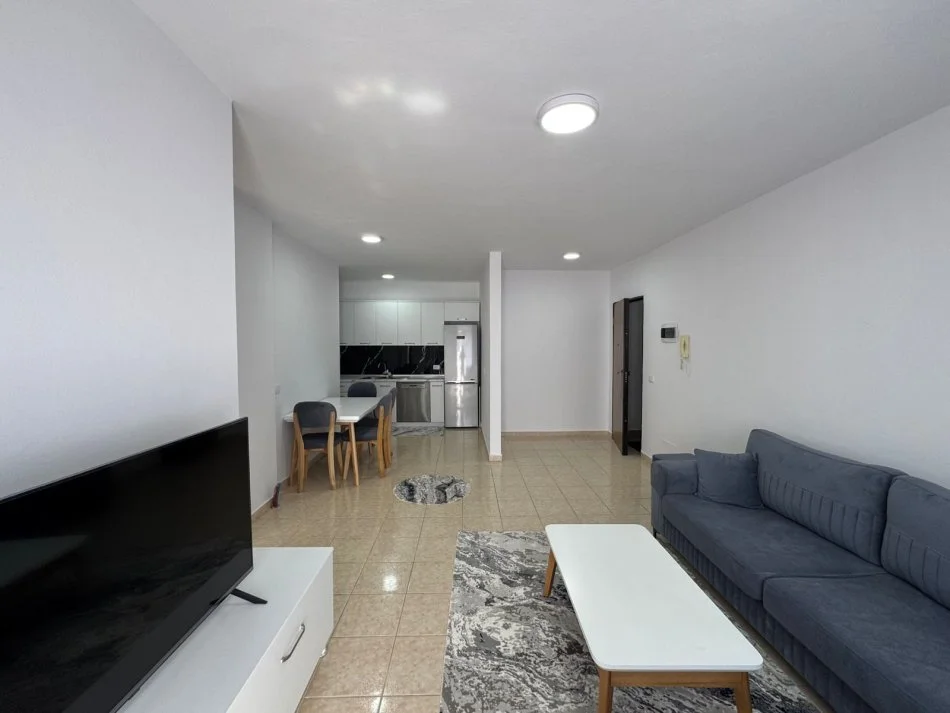 Tirane, jepet me qera apartament 2+1+Aneks+Ballkon Kati 4, 83 m² 650 € (ISH FUSHA E AVIACIONIT)
