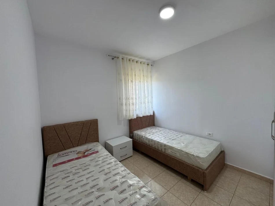 Tirane, jepet me qera apartament 2+1+Aneks+Ballkon Kati 4, 83 m² 650 € (ISH FUSHA E AVIACIONIT)