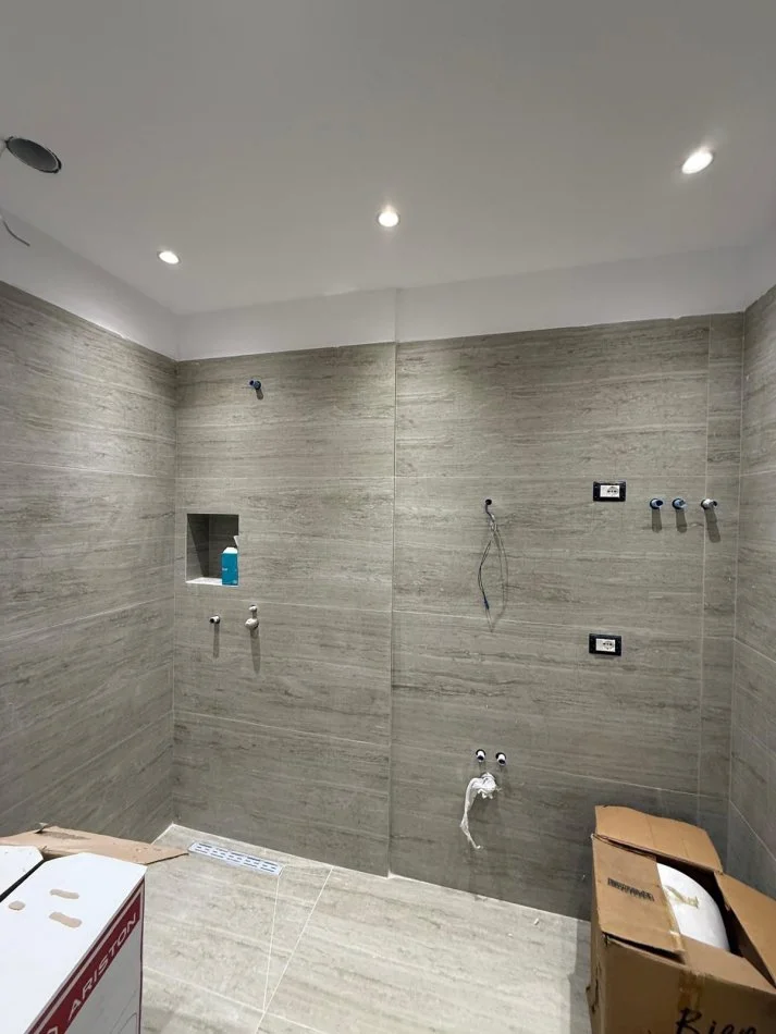 Tirane, jepet me qera apartament 1+1+Ballkon Kati 1, 50 m² 450 € (marin barleti i masterave)