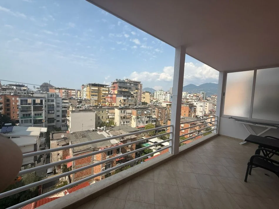 Tirane, jepet me qera apartament 2+1+Ballkon Kati 5, 100 m² 650 € (Blloku)