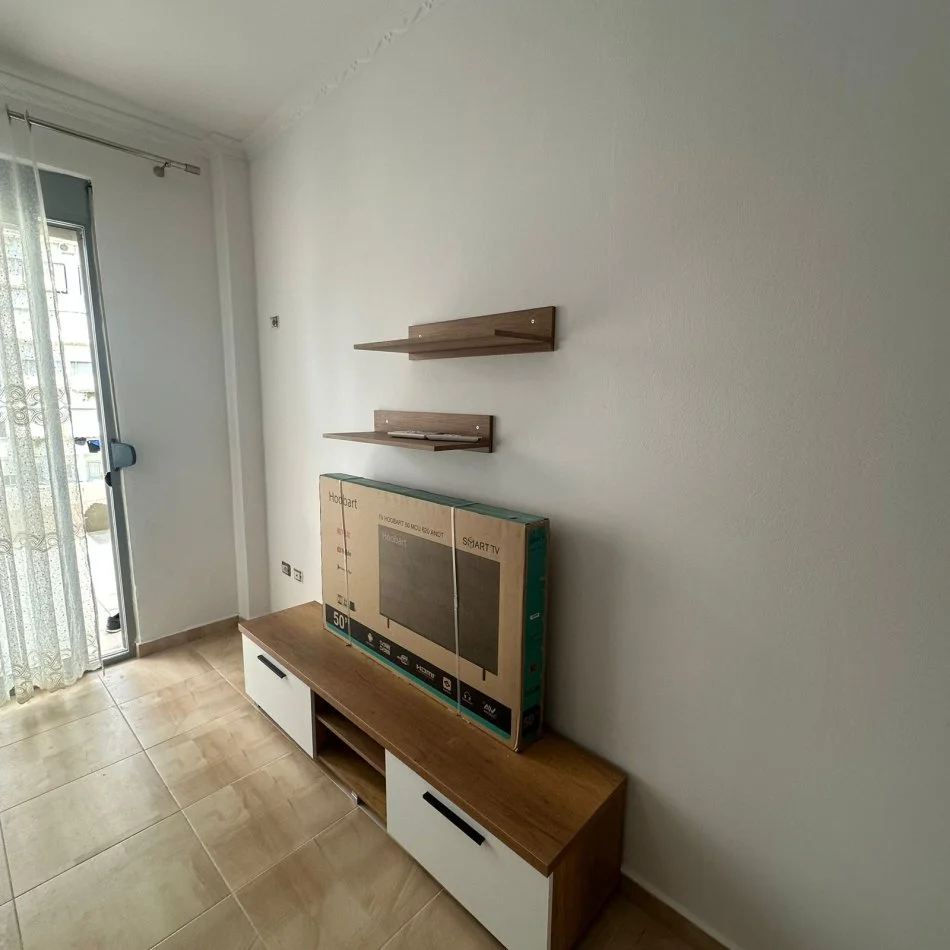 Tirane, jap me qera apartament 3+1+Ballkon Kati 3, 165 m² 710 € (afer Pastiqeri tito)