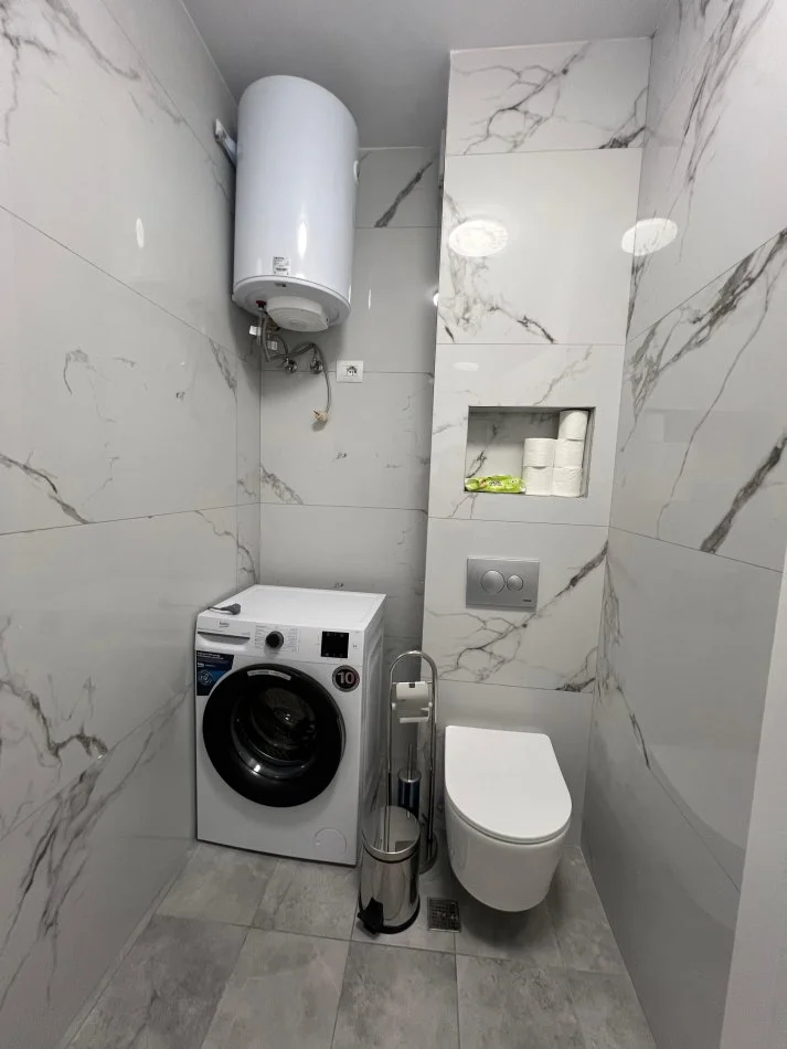 Tirane, jepet me qera apartament 2+1+Ballkon Kati 4, 82 m² 750 € (Rruga Bedri Karapici, Rezidenca Henke, prane Amerikan 3)