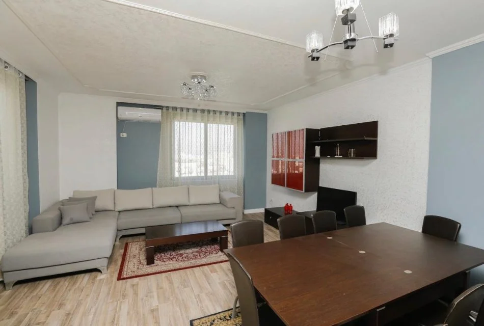 Tirane, jepet me qera apartament 3+1 Kati 11, 143 m² 900 € (Te ekspozita, Mbi trendafilin e bardh hyrja te carpet diem)