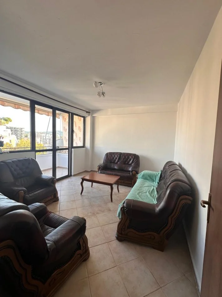 Tirane, jepet me qera apartament 1+1+Ballkon Kati 8, 56 m² 350 € 