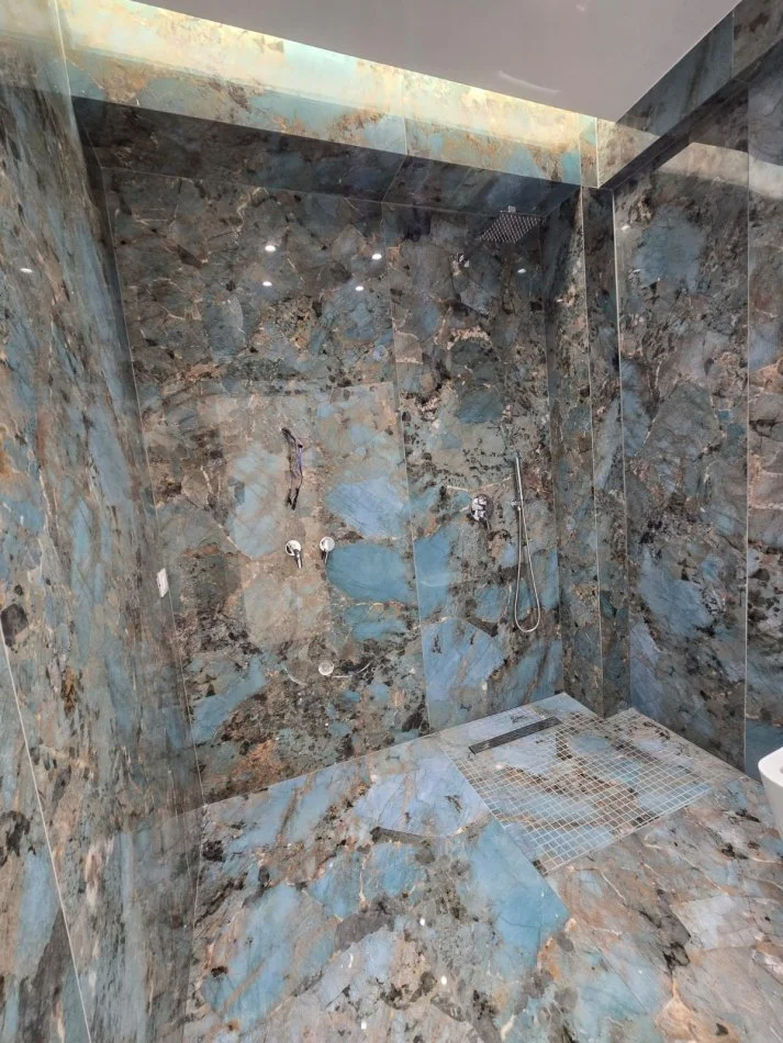 Tirane, jepet me qera apartament 2+1+Ballkon Kati 3, 112 m² 800 € 