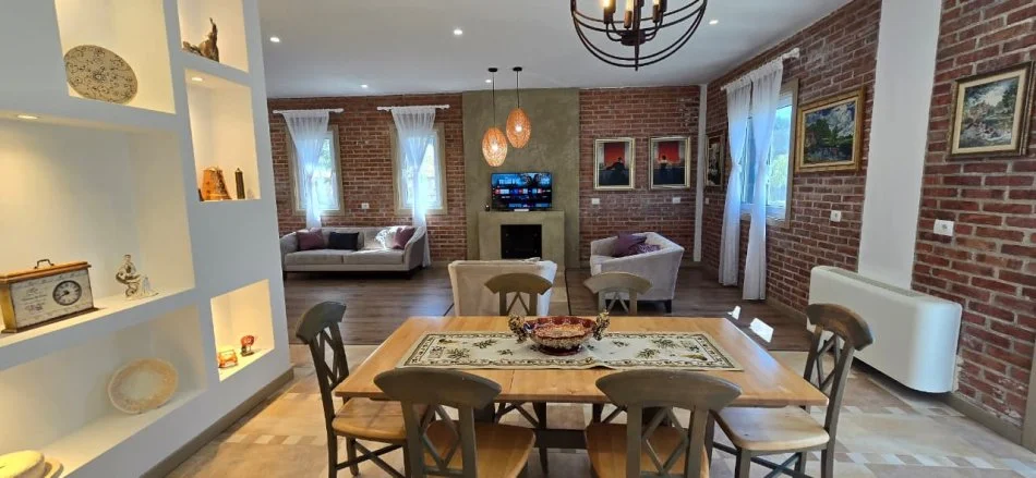 Tirane, jap me qera Vile 3+1+Aneks+Ballkon Kati 2, 2.100 € (Mullet)