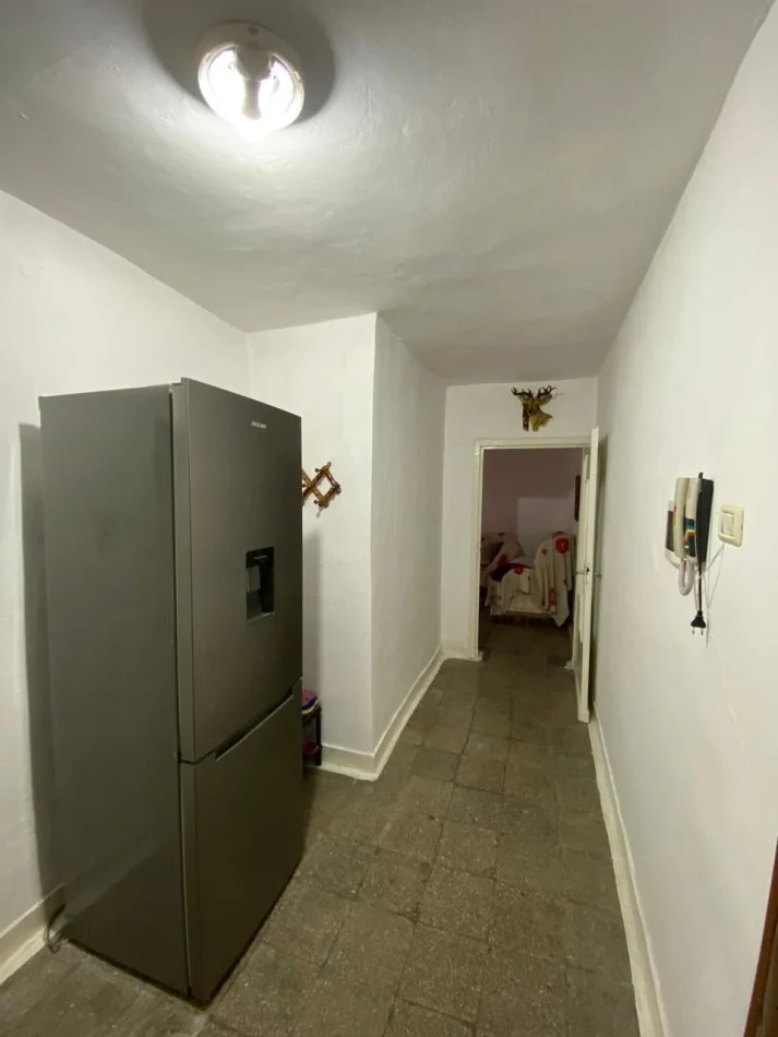 Tirane, jepet me qera apartament 1+1+Ballkon Kati 3, 50 m² 400 € (shkolla bajram curri)