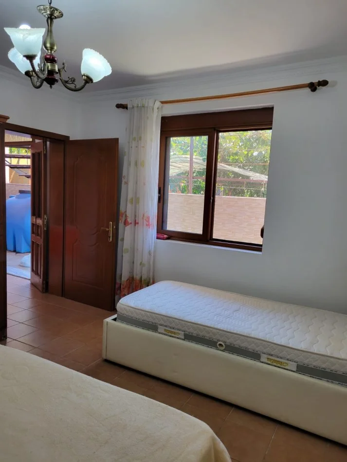 Tirane, jepet me qera Hyrje 1+1+Balkon ne Vile private Kati 3, 85 m² (Selite) 35.000 Leke/Muaj