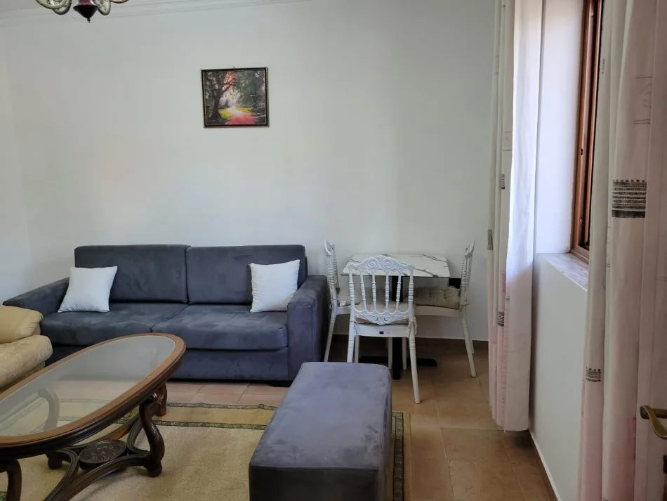 Tirane, jepet me qera Hyrje 1+1+Balkon ne Vile private Kati 3, 85 m² (Selite) 35.000 Leke/Muaj