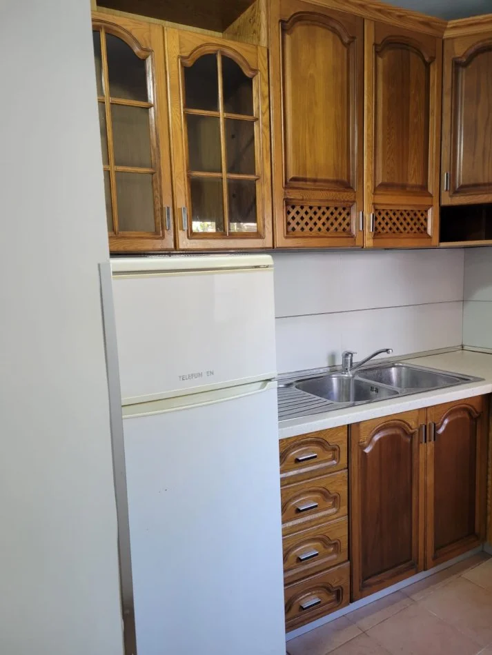 Tirane, jepet me qera Hyrje 1+1+Balkon ne Vile private Kati 3, 85 m² (Selite) 35.000 Leke/Muaj