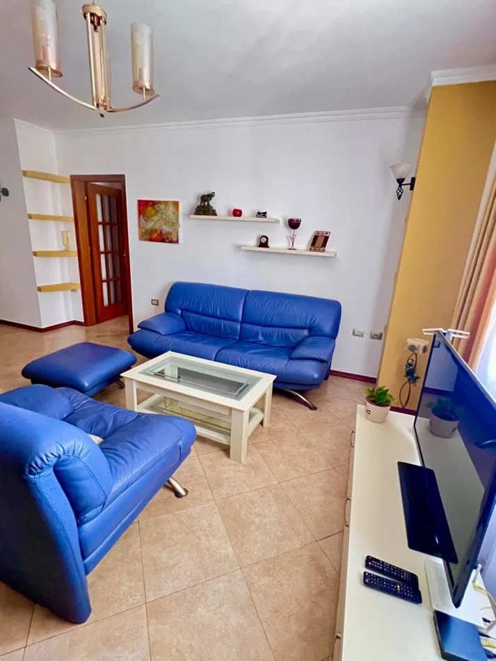 Tirane, jepet me qera apartament 2+1 Kati 8, 78 m² 780 € (RRUGA SULEJMAN PASHA, NR. 24)