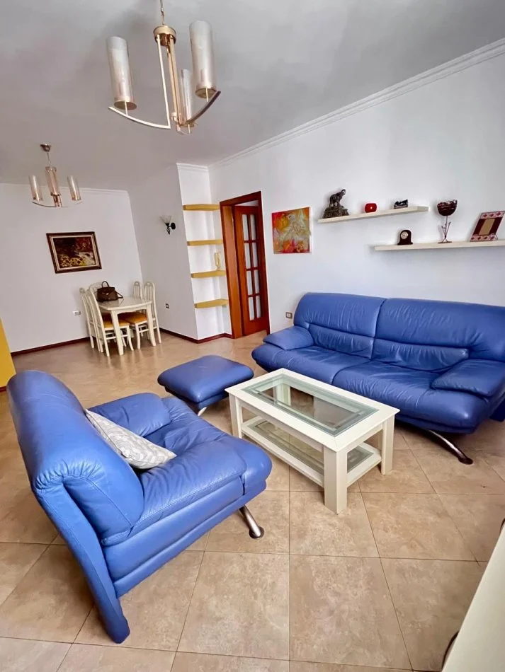 Tirane, jepet me qera apartament 2+1 Kati 8, 78 m² 780 € (RRUGA SULEJMAN PASHA, NR. 24)