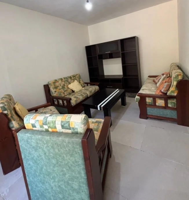 Tirane, jap me qera apartament 2+1+Ballkon Kati 1, 70 m² 450 € (blloku i vilave selite)