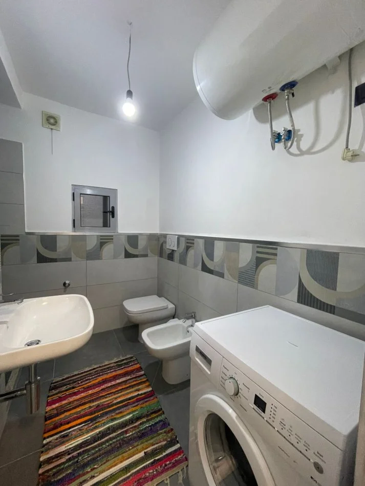 Tirane, jap me qera apartament 2+1+Ballkon Kati 2, 75 m² 600 € (afer rr Bardhyl)