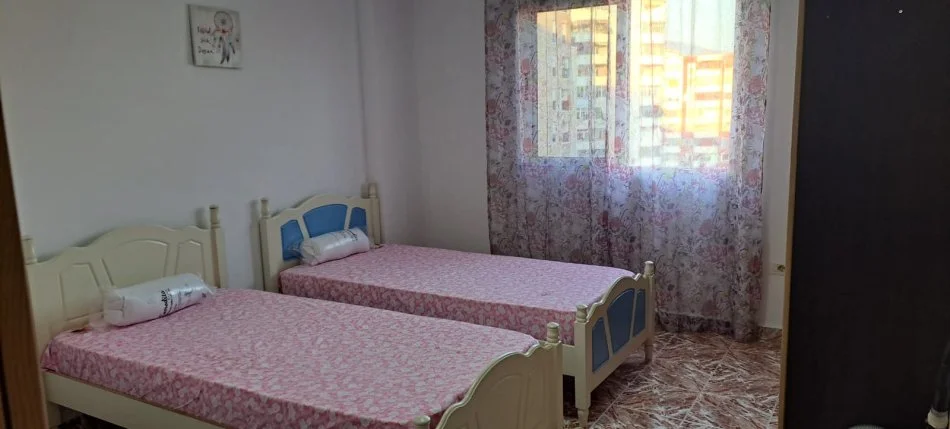 Tirane, jepet me qera apartament 2+1+Ballkon Kati 6, 85 m² 600 € (RRUGA MUZAKET, DON BOSKO)