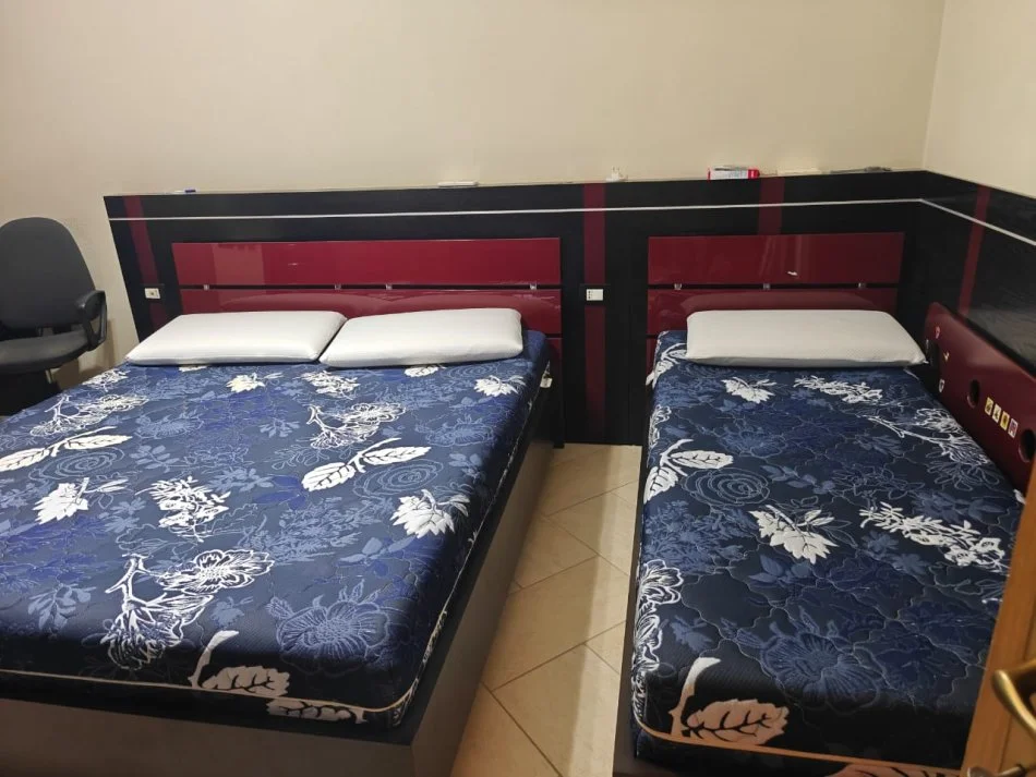 Tirane, jepet me qera apartament 2+1+Ballkon Kati 3, 98 m² 620 € (DON BOSKO, NGJITUR ME HOTEL FERRARI)