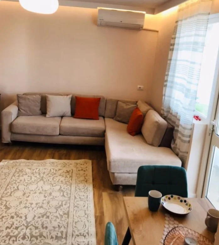 Tirane, jap me qera apartament 1+1+Ballkon , 60 m² 650 € (afer prokurorise se pergjithshme)