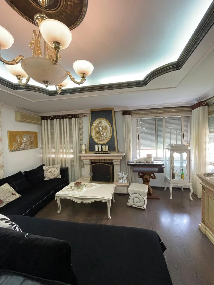 Tirane, jepet me qera apartament 2+1+Post Parkimi, Kati i 7, (Bllok, Rruga Nikolla Tupe) 1100€/muaj