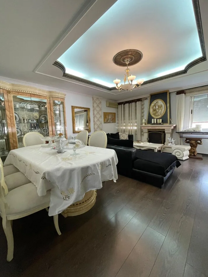 Tirane, jepet me qera apartament 2+1+Post Parkimi, Kati i 7, (Bllok, Rruga Nikolla Tupe) 1100€/muaj