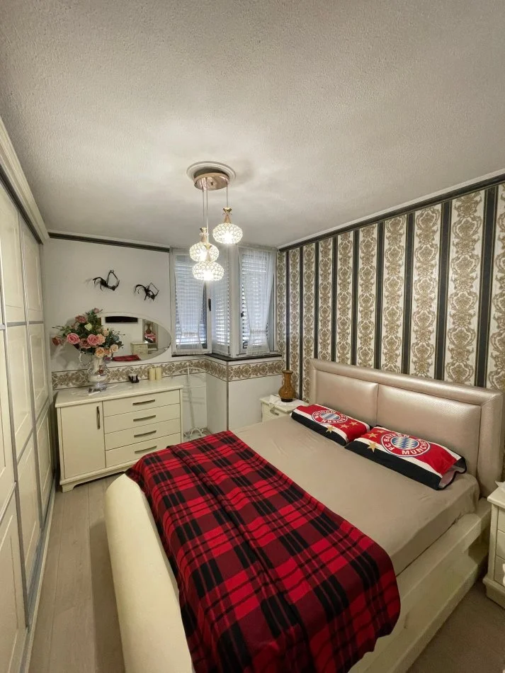 Tirane, jepet me qera apartament 2+1+Post Parkimi, Kati i 7, (Bllok, Rruga Nikolla Tupe) 1100€/muaj