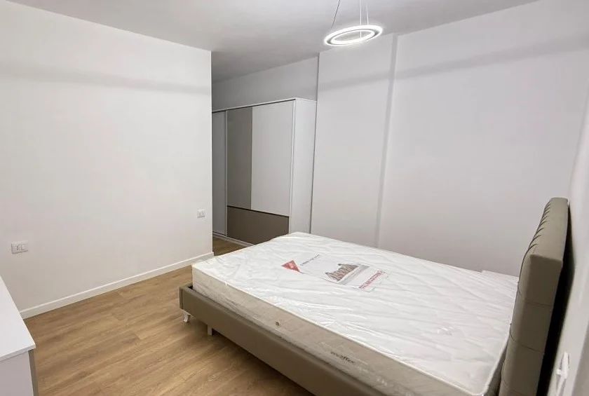 Tirane, jap me qera apartament 2+1+Ballkon Kati 4, 85 m² 650 € (xhanfize keko)