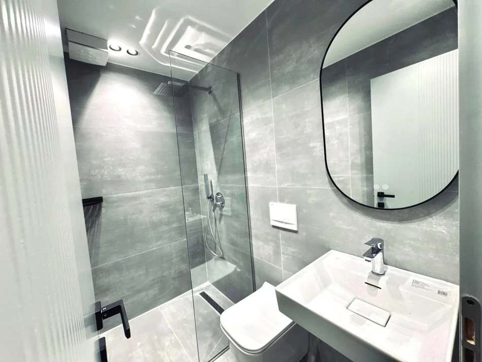 ✨Shiten : 3 Apartamente "2 1+1& 1 garsonjere 📍Qendër/ Mine peza ( në rrugë kryesore) 108 m2 268.000 ( Çdo gjë e re🔥🔥)