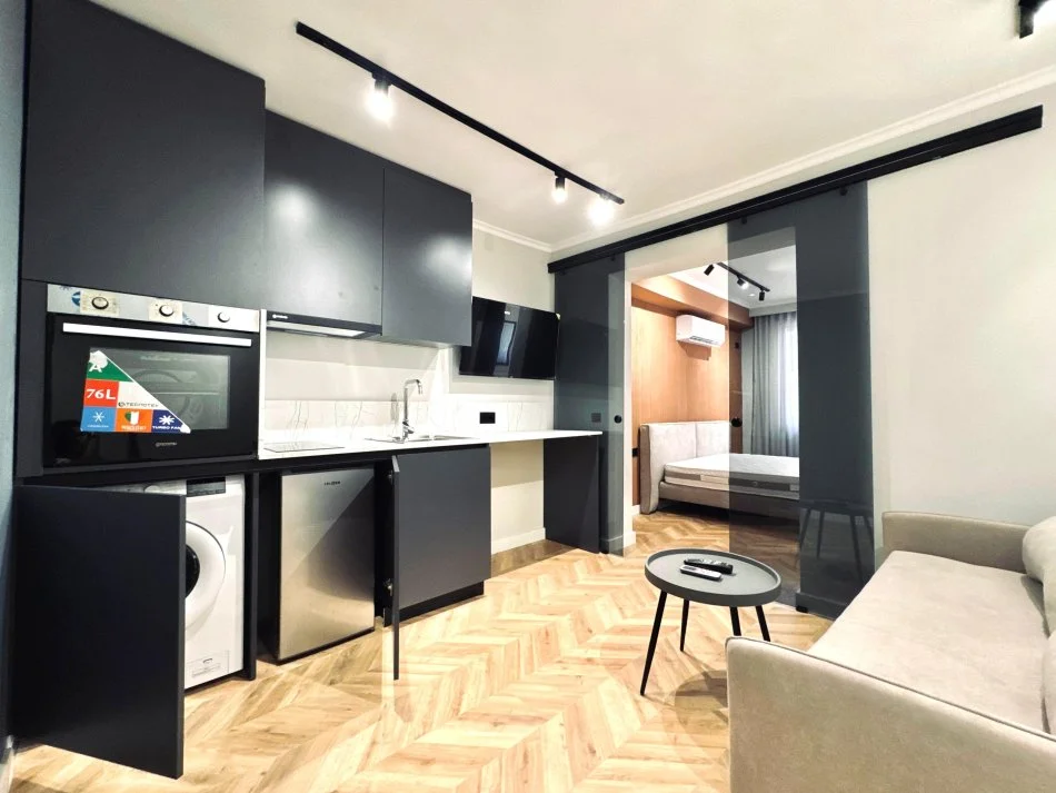 ✨Shiten : 3 Apartamente "2 1+1& 1 garsonjere 📍Qendër/ Mine peza ( në rrugë kryesore) 108 m2 268.000 ( Çdo gjë e re🔥🔥)