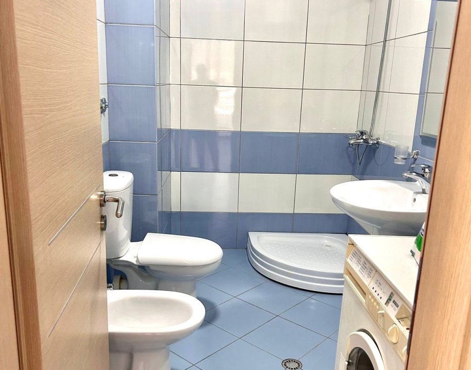✨ Apartament me Qira 2+1+2WC – 120 m² | 60.000 Lekë 📍 Rruga Bardhyl / Shkolla Andon Zako Çajupi