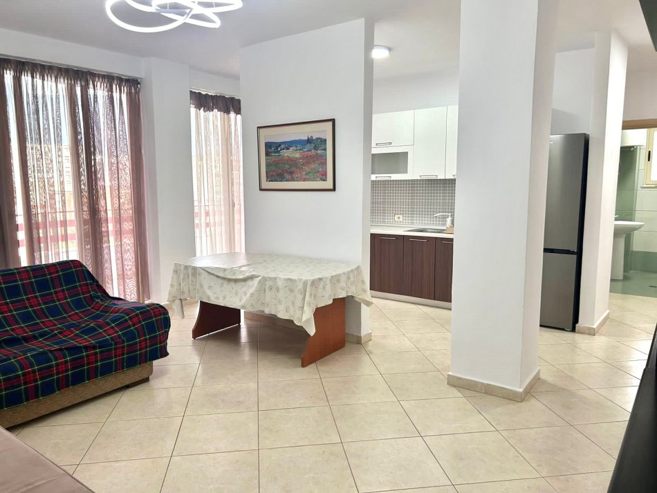 ✨ Apartament me Qira 2+1+2WC – 120 m² | 60.000 Lekë 📍 Rruga Bardhyl / Shkolla Andon Zako Çajupi