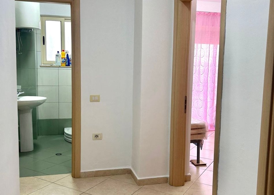 ✨ Apartament me Qira 2+1+2WC – 120 m² | 60.000 Lekë 📍 Rruga Bardhyl / Shkolla Andon Zako Çajupi