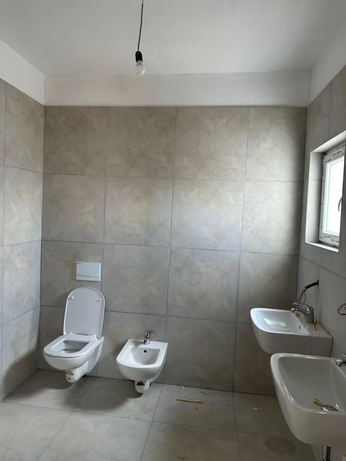 Apartament 2+1+2 me garazh - Kompleksi Bermon, pranë Bulevardit të Ri