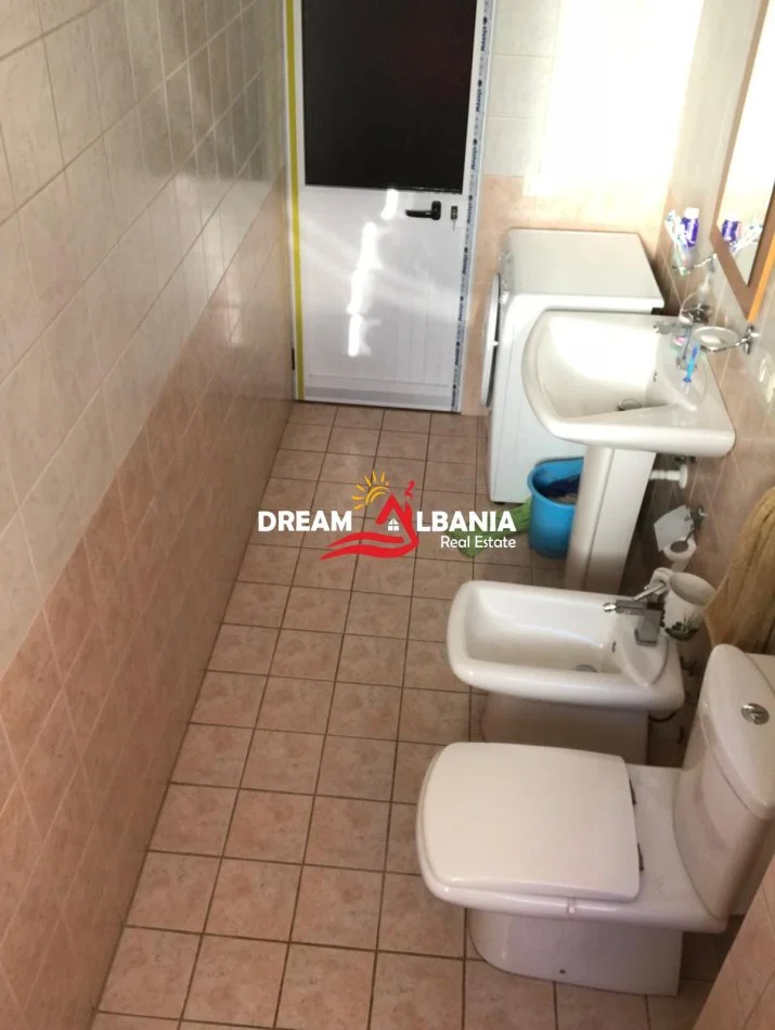 Tirane, jepet me qera apartament 2+1 Kati 3, 90 m² 600 € (ne Rrugen e Durresit, prane Bar Kafe Mullirit te Vjeter)