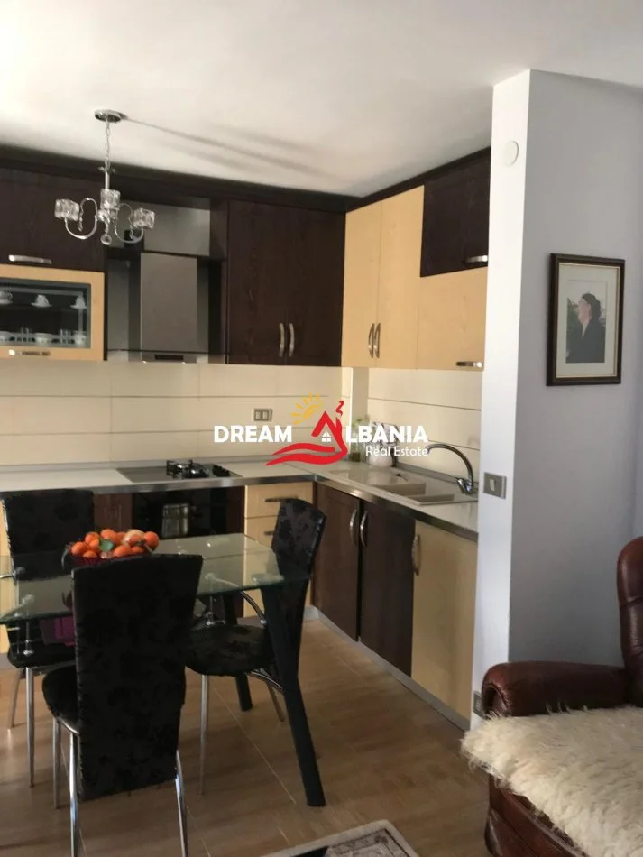 Tirane, jepet me qera apartament 2+1 Kati 3, 90 m² 600 € (ne Rrugen e Durresit, prane Bar Kafe Mullirit te Vjeter)