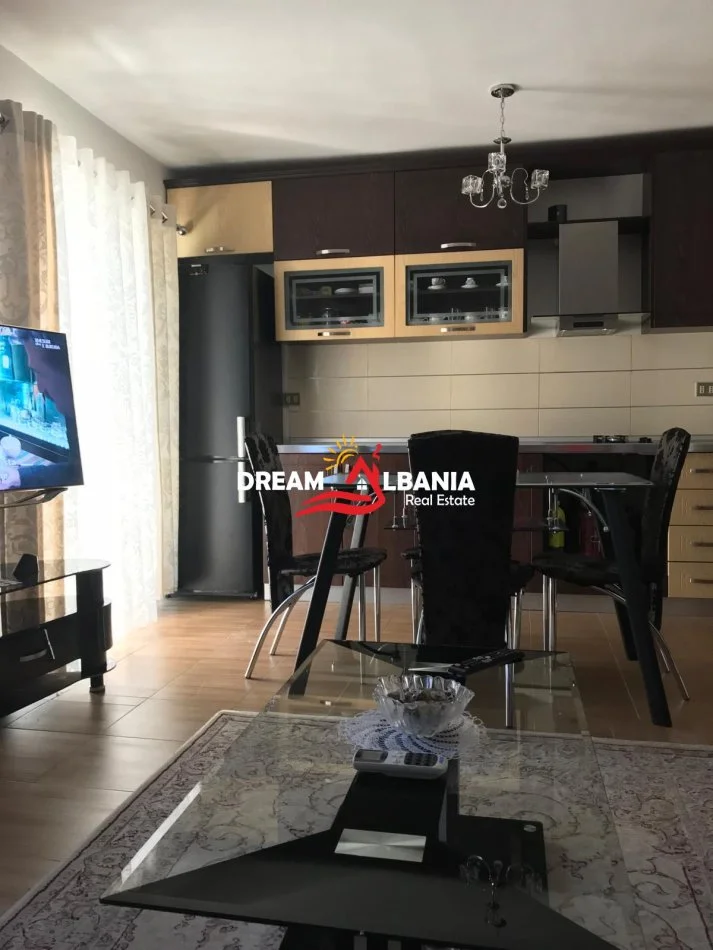 Tirane, jepet me qera apartament 2+1 Kati 3, 90 m² 600 € (ne Rrugen e Durresit, prane Bar Kafe Mullirit te Vjeter)