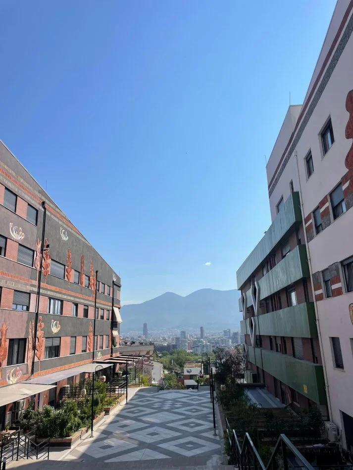 Tirane, jepet me qera apartament duplex Dublex Kati 5, 107 m² 