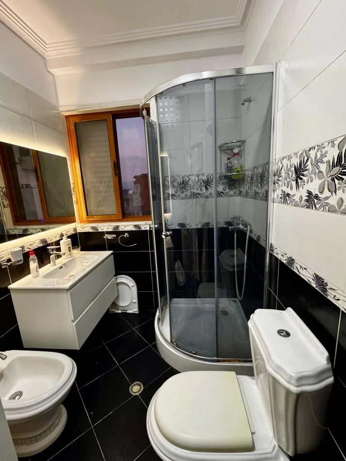 Tirane, shitet apartament 1+1 Kati 2, 76 m² 140.000 € (Kodra e Diellit, prane Eleonores)