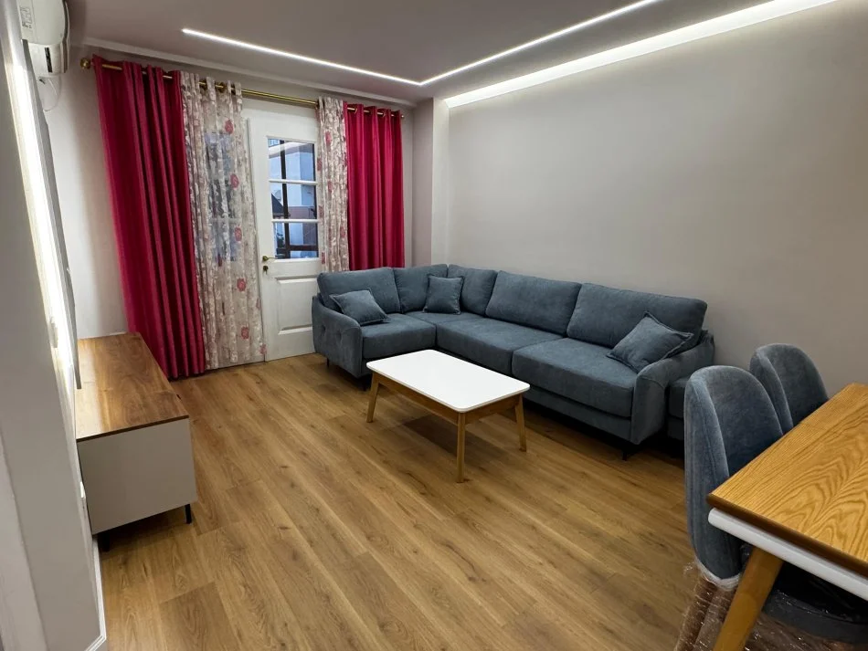 Tirane, shitet apartament 1+1+Ballkon Kati 2, 76 m² 140.000 € (Kodra e Diellit, prane Eleonores)