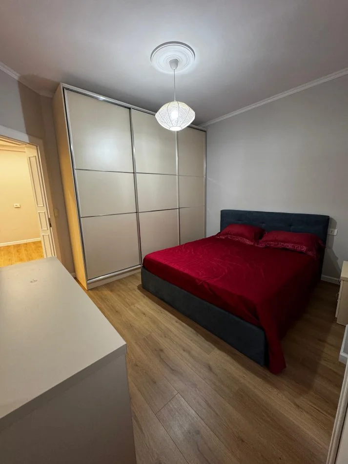 Tirane, shitet apartament 1+1+Ballkon Kati 2, 76 m² 140.000 € (Kodra e Diellit, prane Eleonores)