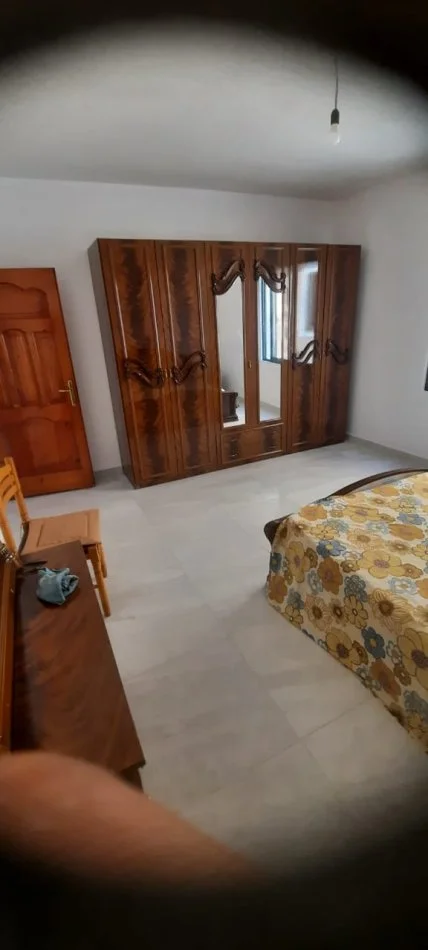 Durres, jepet me qera apartament 2+1 Kati 1, 100 m² 300 € lagja 17, prane Burgut