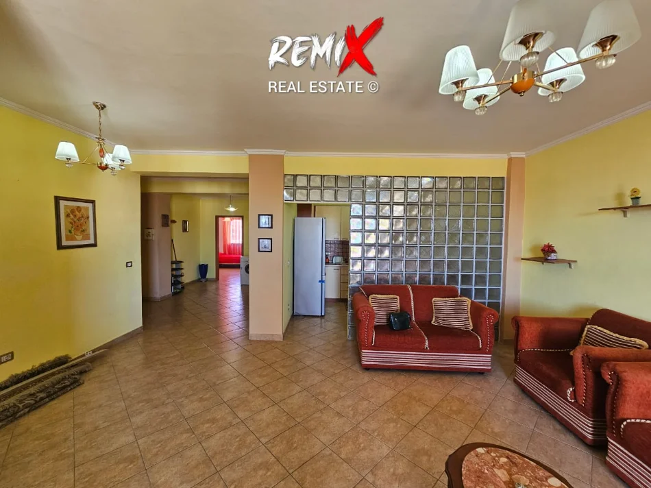 Durres, jepet me qera apartament 3+1+Aneks+Ballkon Kati 12, 150 m² 800 € 