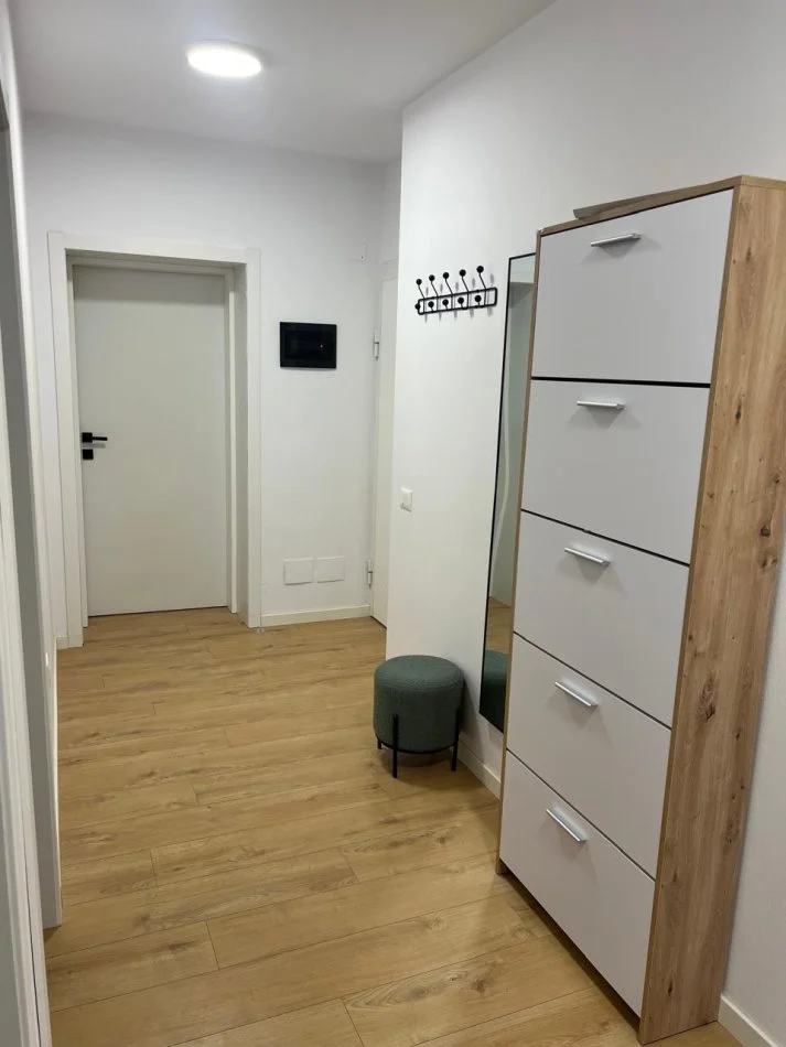 Tirane, jap me qera apartament 2+1+Ballkon Kati 2, 82 m² 950 € (fortuzi)