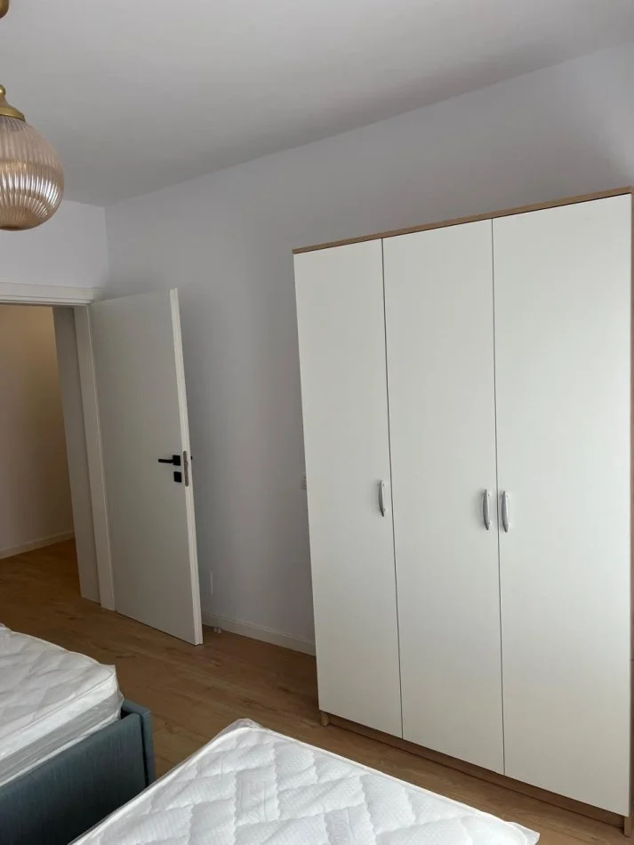 Tirane, jap me qera apartament 2+1+Ballkon Kati 2, 82 m² 950 € (fortuzi)