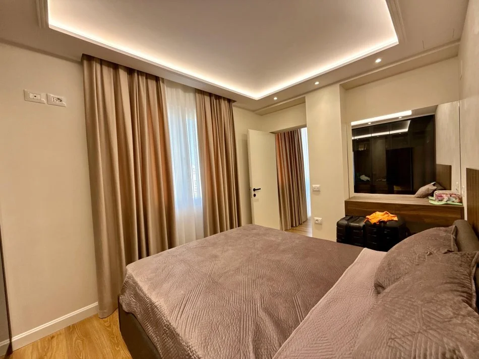 Tirane, jepet me qera apartament 1+1 Kati 8, 70 m² 850 € (Rruga e Kavajes)